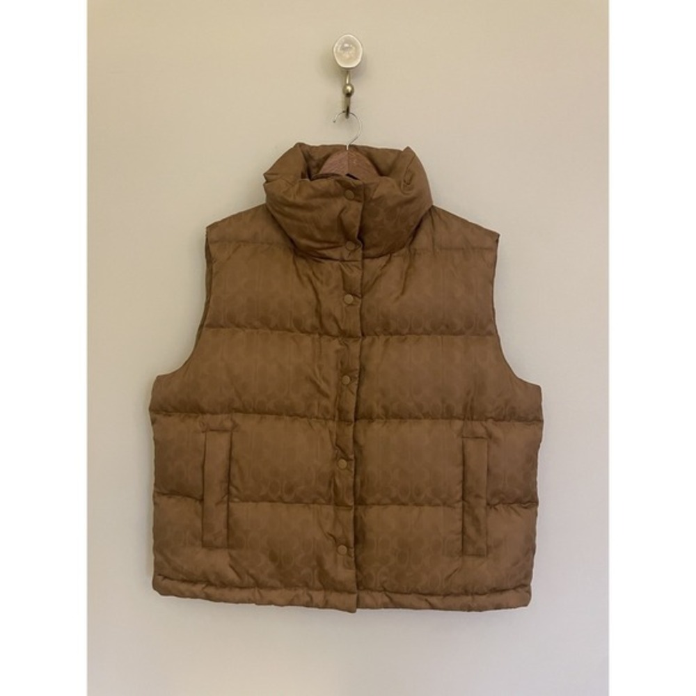 Coach Signature Jacquard Puffer Vest. Chai Color.‎ Size Large. Designer. Luxury.